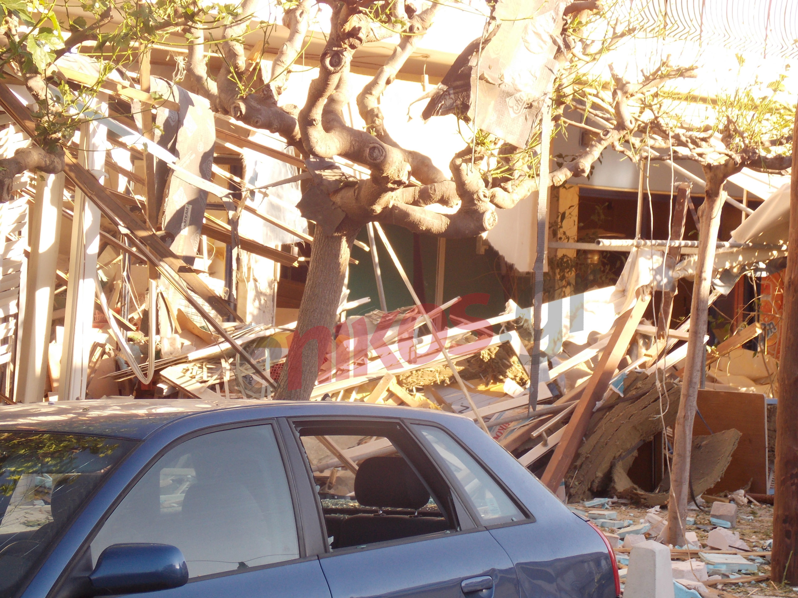 ΦΩΤΟ-Καταστράφηκε ολοσχερώς το εστιατόριο στην Ν. Ερυθραία