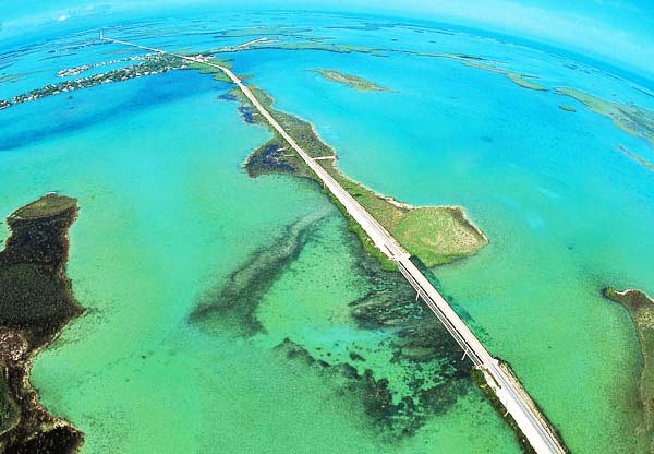 perierga.gr - Overseas Highway: Οδηγώντας πάνω στον ωκεανό! 