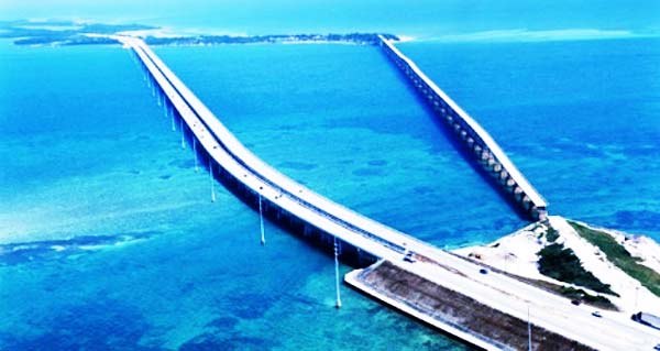 perierga.gr - Overseas Highway: Οδηγώντας πάνω στον ωκεανό! 