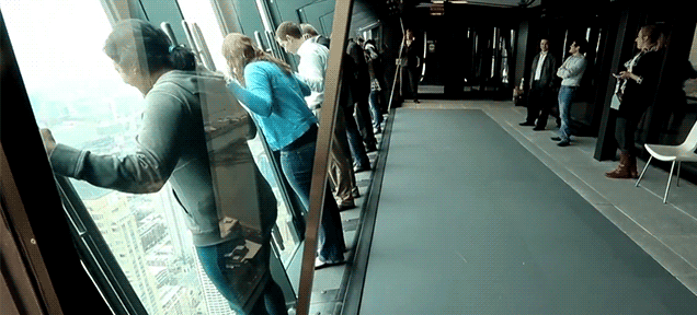 perierga.gr - Μπαλκόνι μετακινείται 30 μοίρες για καλύτερη θέα!