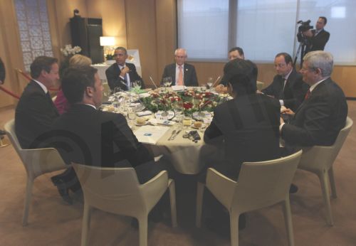 ΦΩΤΟ-Στα “άδυτα” του δείπνου εργασίας των G7