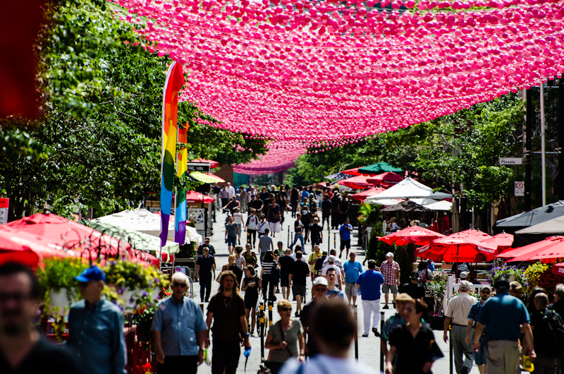 Φάρσα το χωριό “ομοφυλοφίλων”