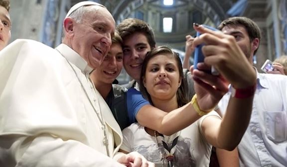 ΒΙΝΤΕΟ-Όσα πρέπει να γνωρίζετε για τις selfies