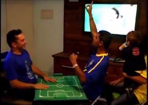 ΒΙΝΤΕΟ-Κωφάλαλος και τυφλός βρήκε τον τρόπο να παρακολουθήσει Μουντιάλ