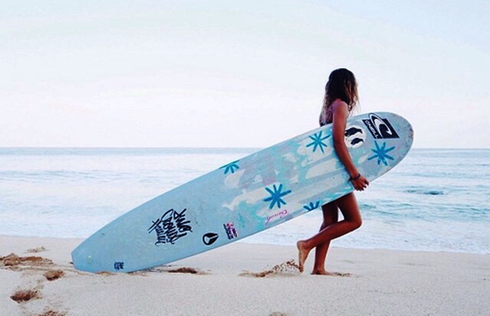 Γυμναστείτε στην παραλία