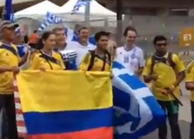 ΒΙΝΤΕΟ-Έλληνες και Κολομβιανοί οπαδοί φτάνουν στο γήπεδο