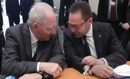 Στο τραπέζι το νέο πακέτο