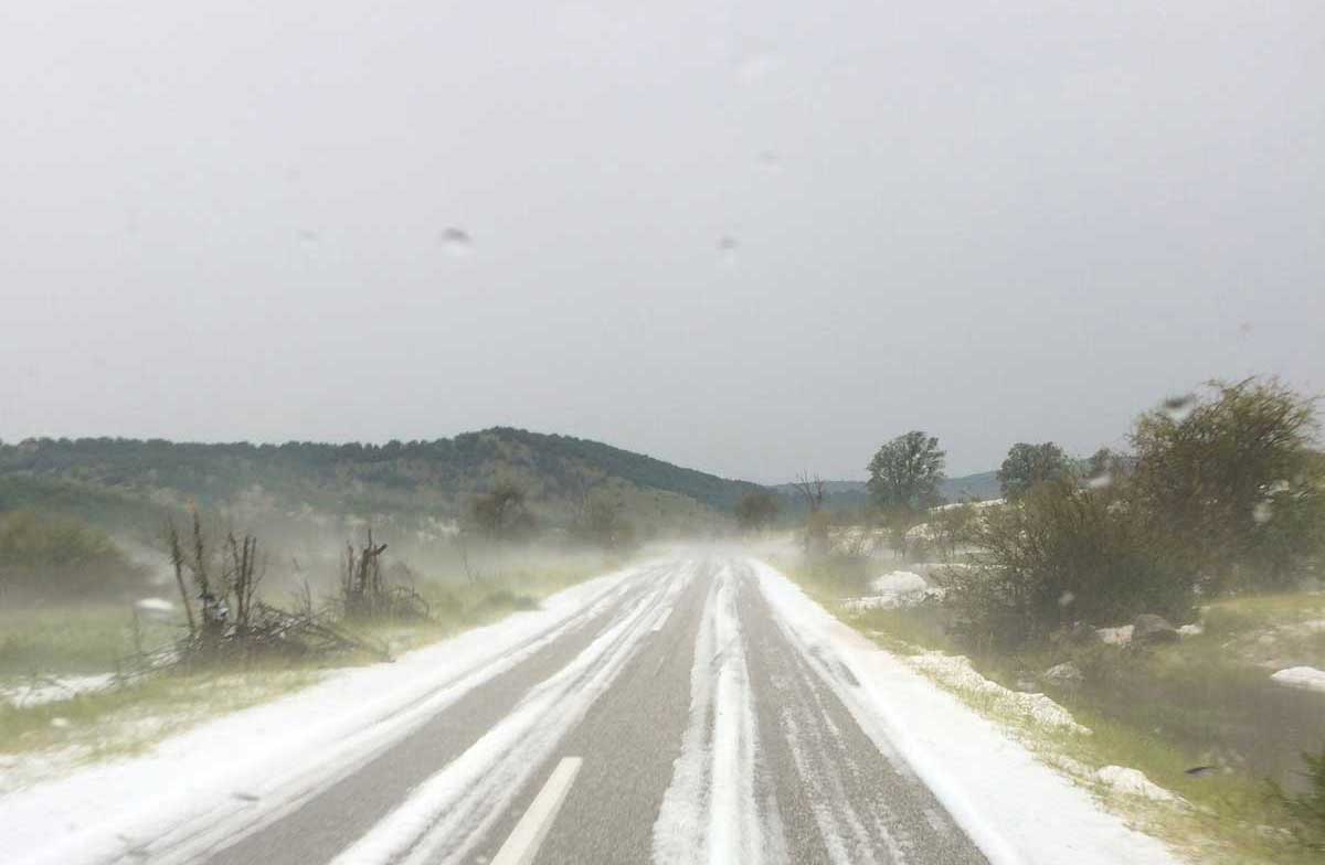 ΦΩΤΟ-Το χαλάζι κατέστρεψε της καλλιέργειες στα Τρίκαλα