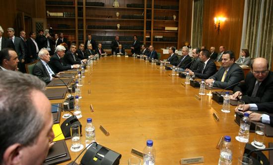 Ο Σαμαράς «ξηλώνει» το υπουργικό