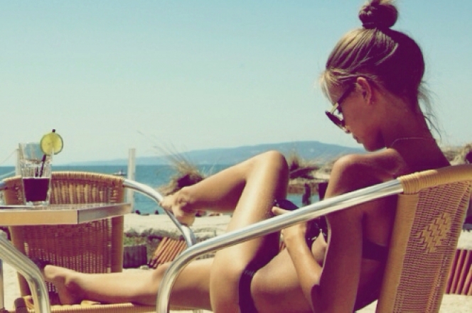 Επικίνδυνη η κατανάλωση αλκοόλ στον ήλιο