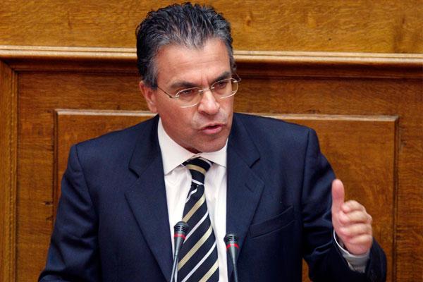 Ντινόπουλος: Καμία παράταση για την πιστοποίηση των παιδικών χαρών