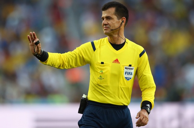 Ο διαιτητής του αγώνα Ελλάδα-Ακτή Ελεφαντοστού