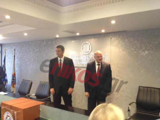 ΒΙΝΤΕΟ-Η σκυτάλη από τον Δένδια στον Κικίλια