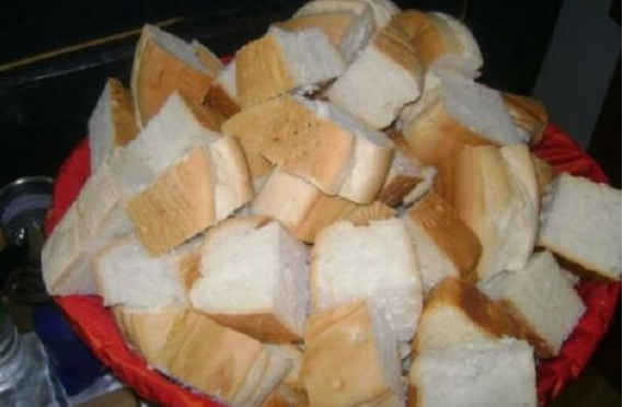 Ηλικιωμένη έφαγε 3 αντίδωρα και πνίγηκε