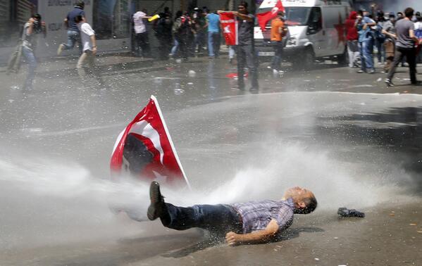 Ένας νεκρός από επεισόδια στην Τουρκία