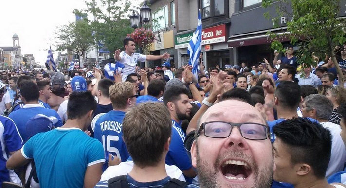 ΦΩΤΟ-Βγήκαν στους δρόμους του Καναδά οι Έλληνες για να πανηγυρίσουν