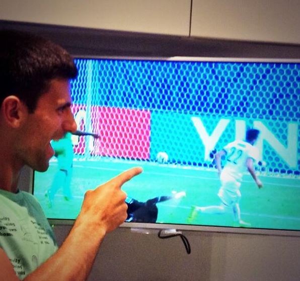 ΦΩΤΟ-Και ο Τζόκοβιτς στο πλευρό της Ελλάδας