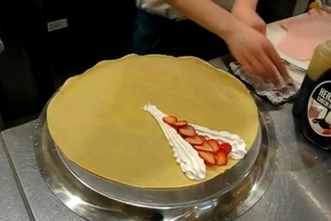 ΒΙΝΤΕΟ-Έτσι φτιάχνουν κρέπα στην Ιαπωνία