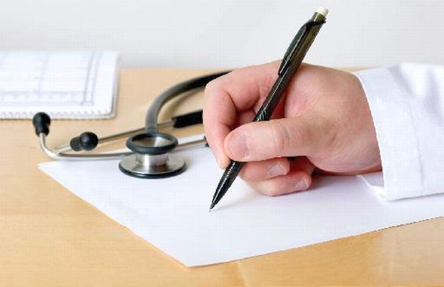 “Αθώος” δηλώνει ο γιατρός για τις “ύποπτες” συνταγές