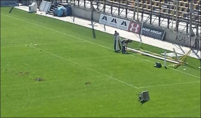 ΦΩΤΟ-Έκοψαν τα δοκάρια στο Βικελίδης!