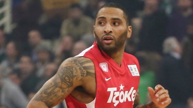 Επιστρέφει στην Ελλάδα ο Έισι Λο