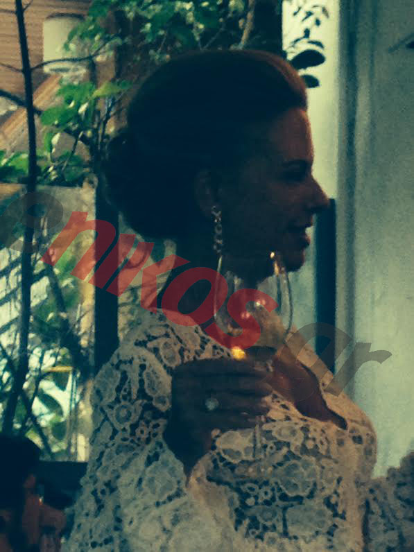 ΦΩΤΟ-Νονά η Ελίζα Βόζεμπεργκ