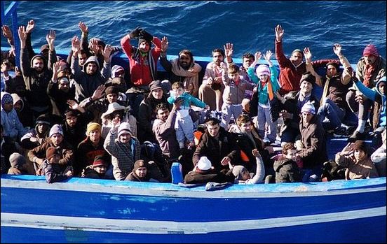 Διασώθηκαν 281 μετανάστες στην Ιταλία