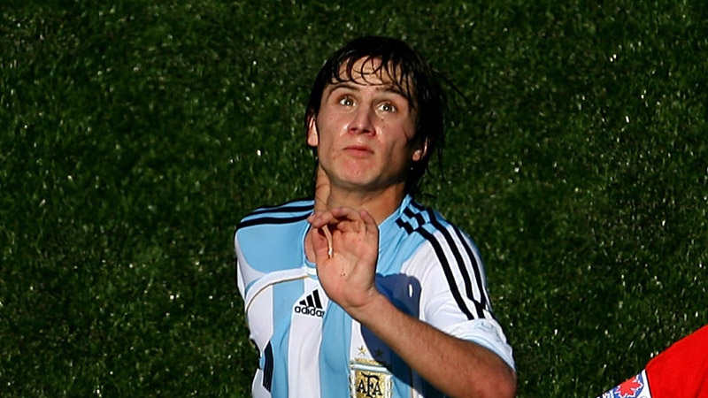 Επαφές Μίτσελ για Πιάτι, Καπέλ