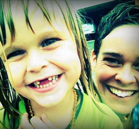 Δηλητηρίαζε τον γιο της για χρόνια μέχρι που τον σκότωσε