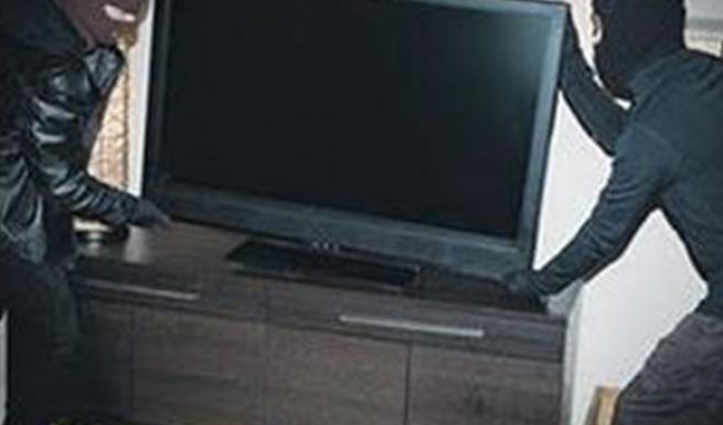 Τετραμελής συμμορία «εξαφάνιζε» τηλεοράσεις