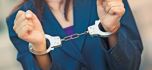 Ισόβια σε εφοριακό για δωροδοκία