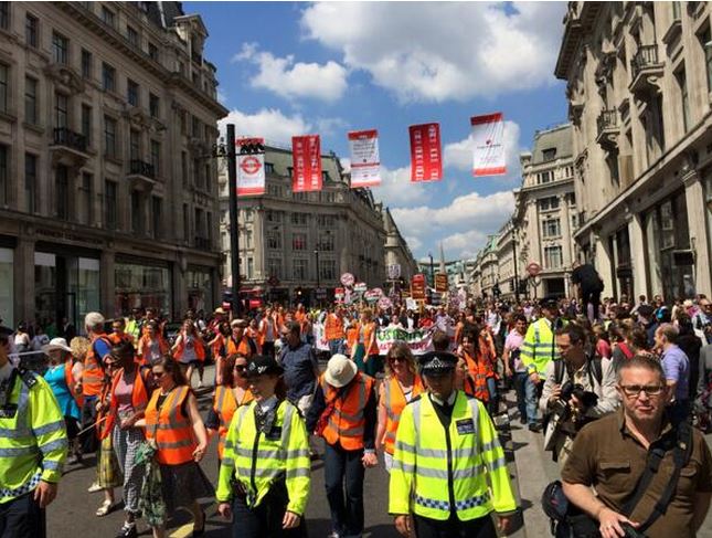 ΦΩΤΟ-Διαδήλωση κατά της λιτότητας στο Λονδίνο