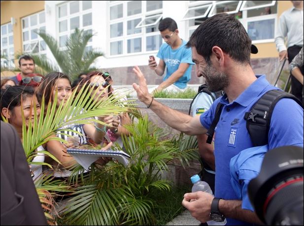ΦΩΤΟ-Δάκρυα στο “αντίο” της Εθνικής στο Αρακαζού