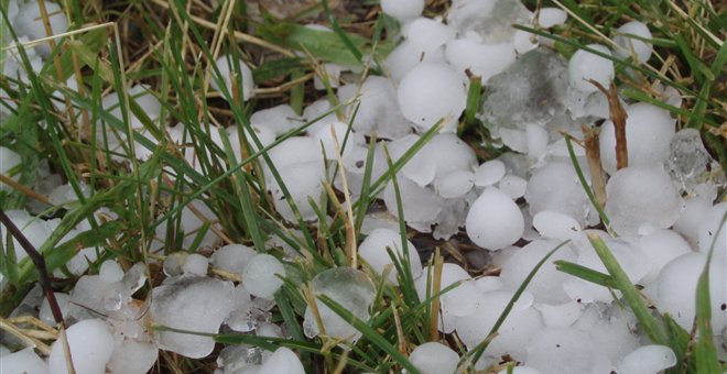 Σύσκεψη για τις καταστροφές από το χαλάζι