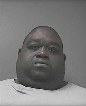 Έκρυβε ναρκωτικά στην κοιλιά του