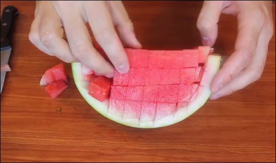 ΒΙΝΤΕΟ-Οδηγίες για να κόβετε τα φρούτα