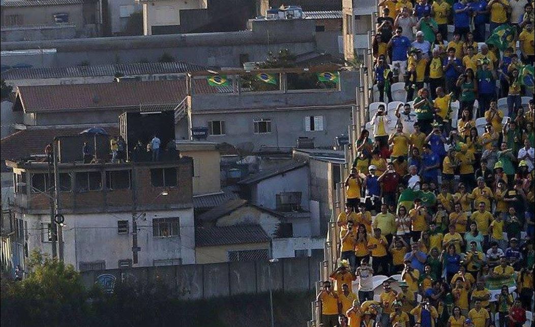 ΦΩΤΟ-Οι δύο όψεις του Μουντιάλ
