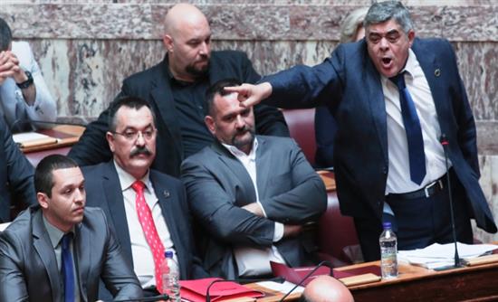 Σκηνές απείρου κάλλους στη βουλή-Οι ύβρεις και οι απειλές στη συζήτηση για την Χρυσή Αυγή