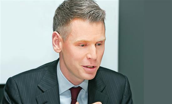 «Οι Έλληνες έχετε πέσει θύματα εκφοβισμού και εκβιασμού»