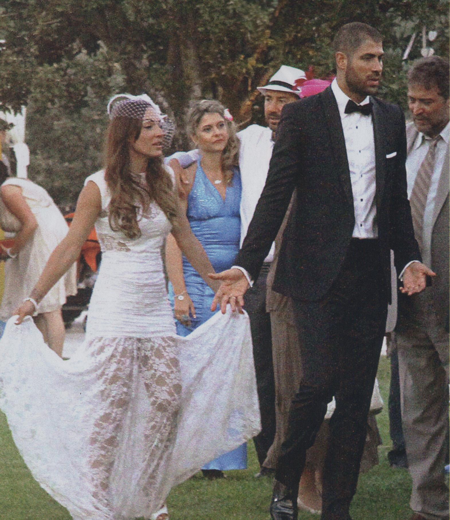 ΦΩΤΟ-Ο γάμος της Τσουρή με τον Βασιλόπουλο