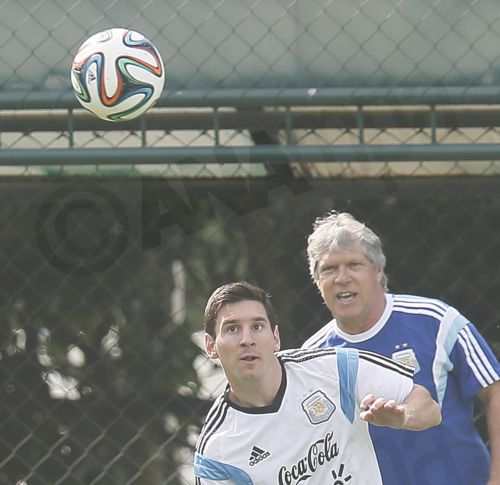 ΦΩΤΟ-Τα “μαγικά” του Μέσι με την μπάλα