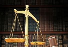 Επίθεση των εισαγγελέων στην κυβέρνηση