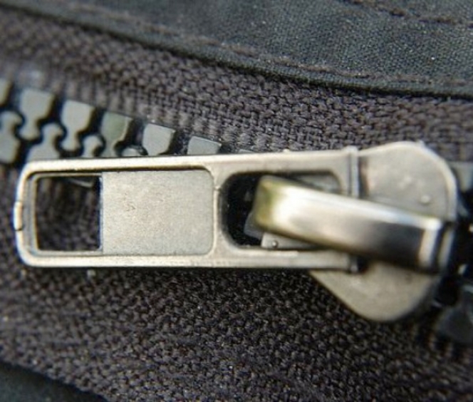 Κατεβαίνει το φερμουάρ σου; Δες το κόλπο