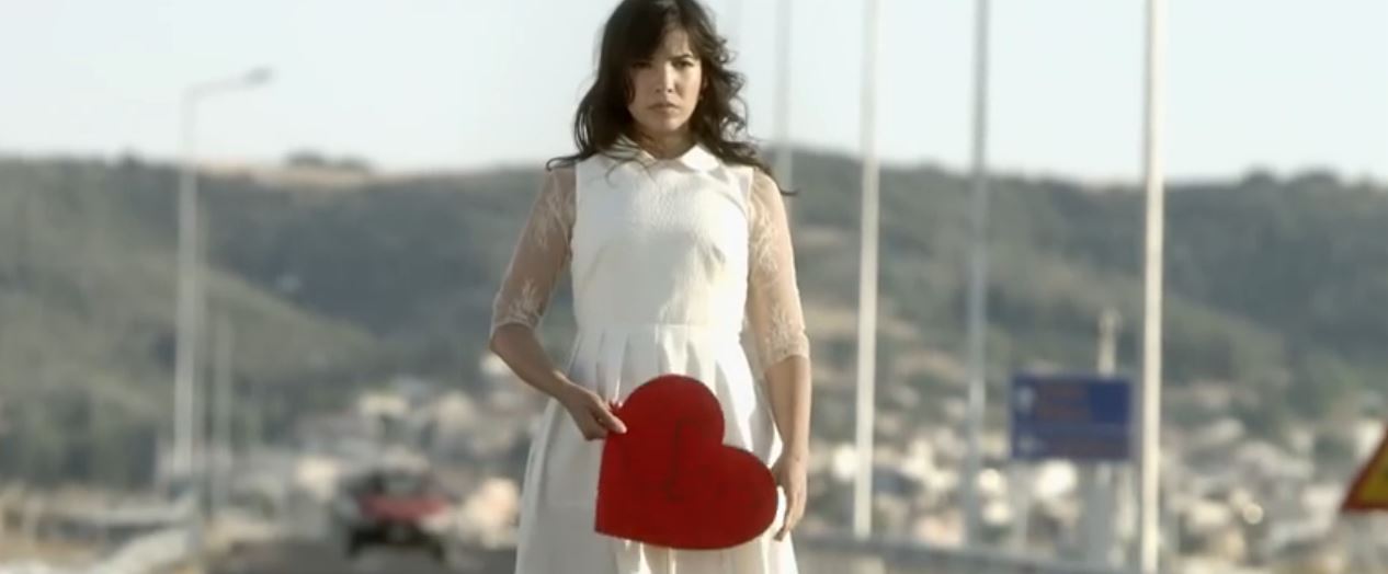 ΒΙΝΤΕΟ-Γυρισμένο στην Ελλάδα το νέο βίντεο κλιπ της Indila-Δείτε το