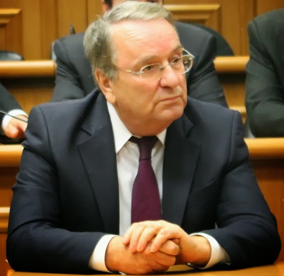 Κυβερνητική εμπλοκή-Ο Καρασμάνης δεν υπογράφει διατάξεις για τον αγροτουρισμό