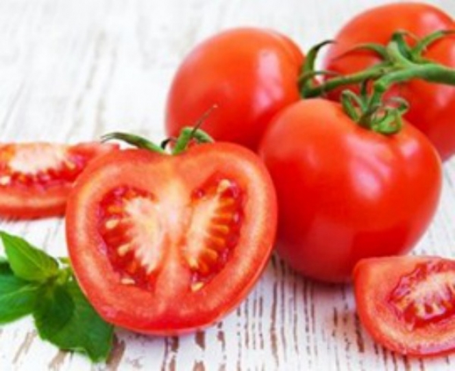 Ποιες καλοκαιρινές τροφές σε προστατεύουν από τις ρυτίδες