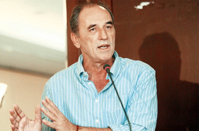 Σταθάκης: Η Κομισιόν δεν προβλέπει ιδιωτικοποίηση της ΔΕΗ