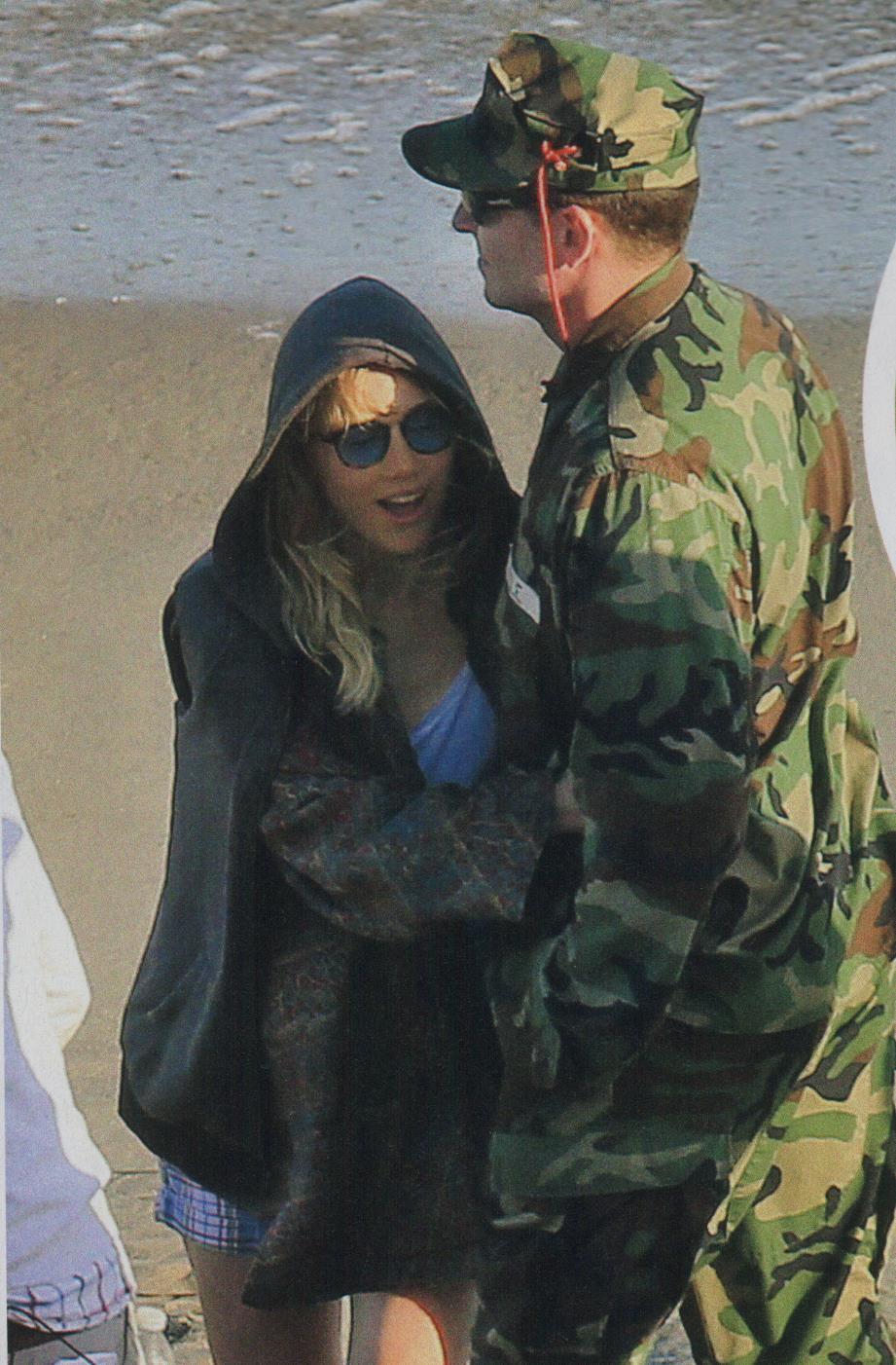 ΦΩΤΟ-Έρωτας στα παρασκήνια για τον Μπράντλεϊ Κούπερ