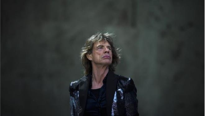 «Κολλημένος» με την μπάλα o Μικ Τζάγκερ