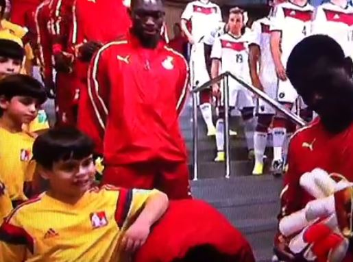 ΒΙΝΤΕΟ-Αυτός ο μπόμπιρας αισθάνεται… άνετα